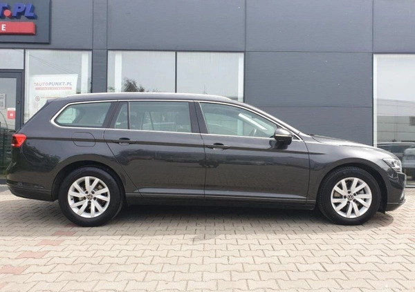 Volkswagen Passat cena 89900 przebieg: 123155, rok produkcji 2021 z Warszawa małe 352